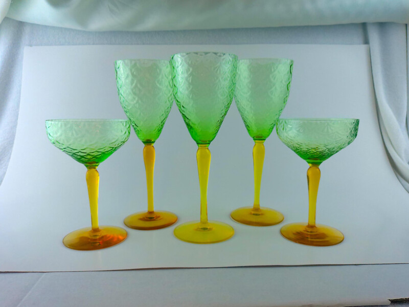 bi-color-vaseline-pukeberg-turkey-tracks-royal-fan-uranium-glass